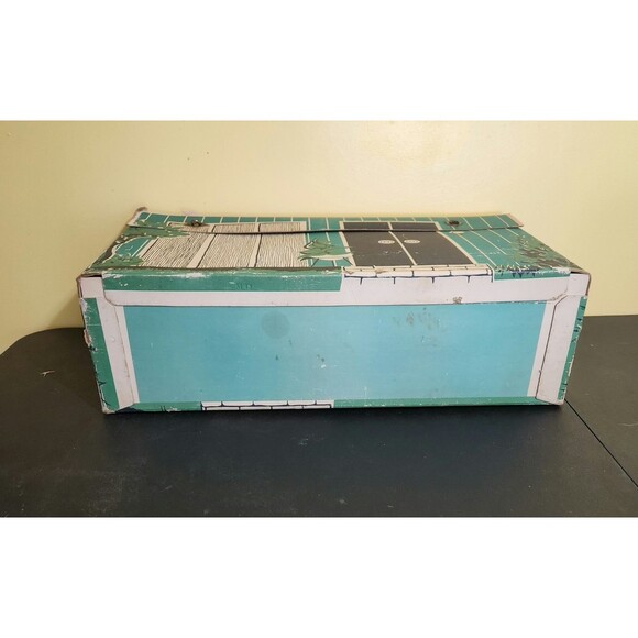 Barbie Dream House 1962 Vintage With Furniture and Accessories. (5697) - Picture 7 of 7